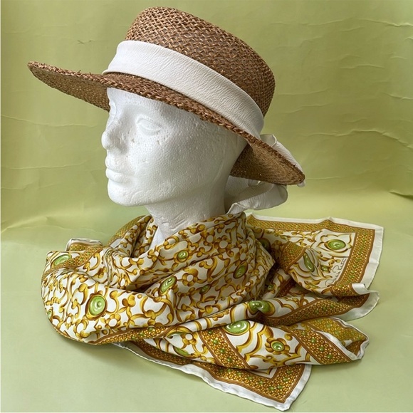 Vintage straw hat with silky bow
